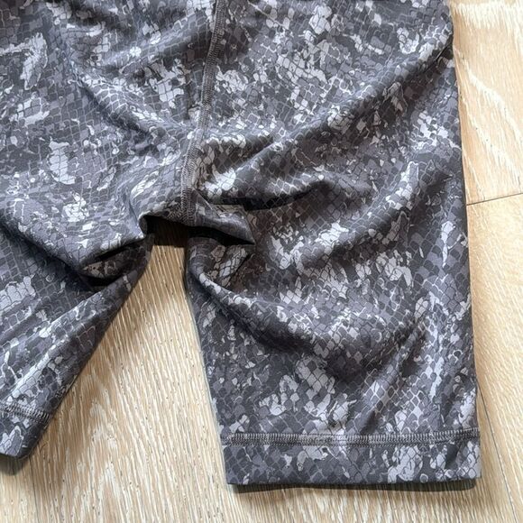 lululemon Wunder Train High-Rise Shorts 8" Lunar Rock Camo Sz2 - Picture 4 of 10